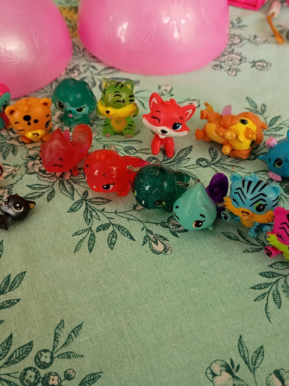 Lot of Hatchimals and Littlest Pet Shop mini (Rare)